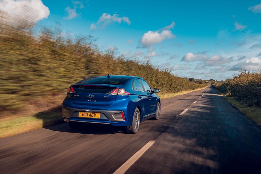  Hyundai IONIQ electric (AE) 2019 года  (UK) (фото 15 из 37)
